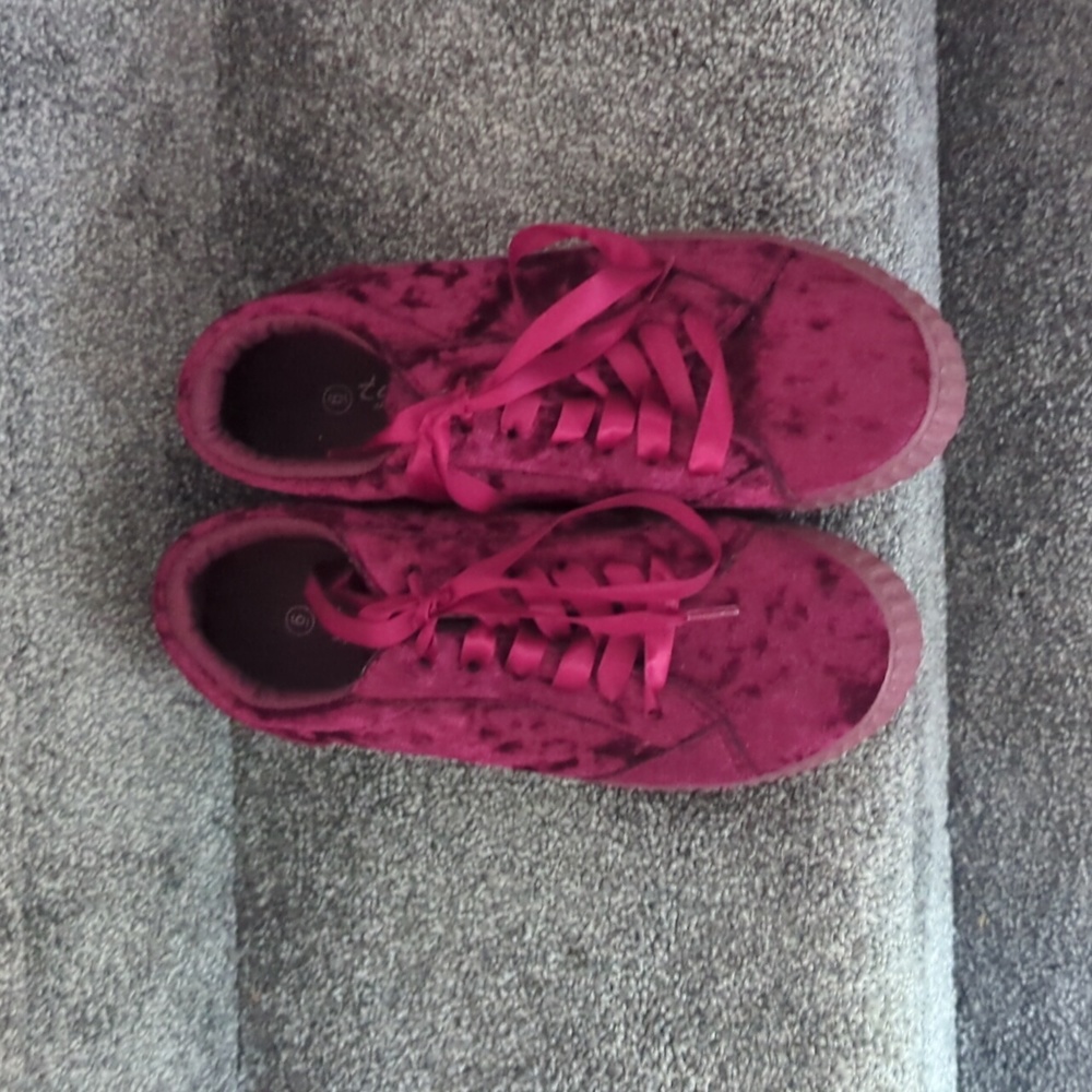 Twisted sneakers